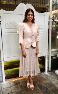 actress Malavika Mohanan dressed beautifully in pink