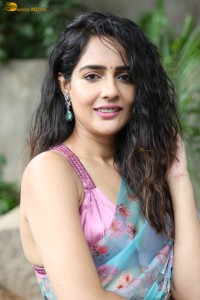 telugu heroine Malvi Malhotra beautiful in a white and pink saree