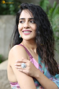 telugu heroine Malvi Malhotra beautiful in a white and pink saree