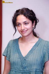 actress malvika nair photoshoot in a green top