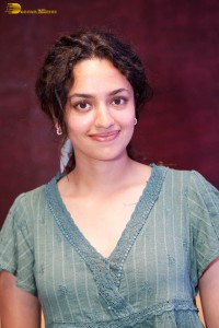 actress malvika nair photoshoot in a green top