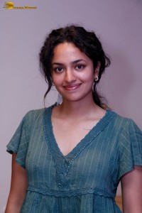 actress malvika nair photoshoot in a green top