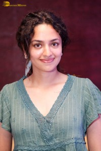 actress malvika nair photoshoot in a green top