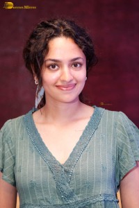 actress malvika nair photoshoot in a green top