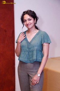 actress malvika nair photoshoot in a green top