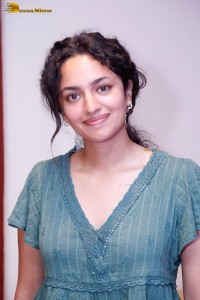 actress malvika nair photoshoot in a green top