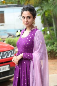 indian actress malvika nair in a dark pink salwar kameez dress