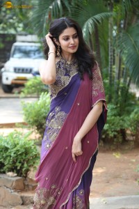 beauty queen and actress Manasa Varanasi beautiful photo shoot