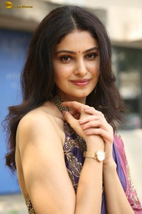 beauty queen and actress Manasa Varanasi beautiful photo shoot