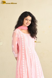 actress Manasa Varanasi cute in a pink salwar dress
