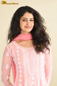 actress Manasa Varanasi cute in a pink salwar dress