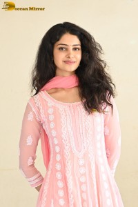 actress Manasa Varanasi cute in a pink salwar dress