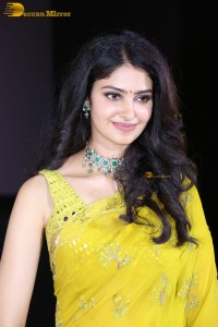 actress Manasa Varanasi beautiful in a yellow saree