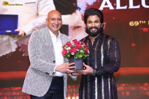 Mangalavaram Pre-Release Function attended by Payal Rajput, Ajay Bhupathi, Dil Raju, Nimmagadda Prasad, and Allu Arjun