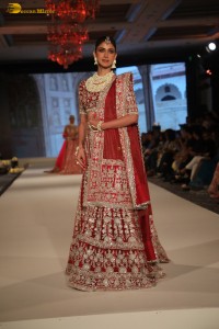 Sonali Bendre, Hina Khan, Tripti Dimri, and Kartik Aaryan walk the ramp for Manish Malhotra at the Namo Bharat event
