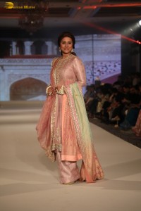 Sonali Bendre, Hina Khan, Tripti Dimri, and Kartik Aaryan walk the ramp for Manish Malhotra at the Namo Bharat event