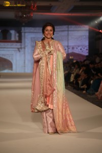 Sonali Bendre, Hina Khan, Tripti Dimri, and Kartik Aaryan walk the ramp for Manish Malhotra at the Namo Bharat event