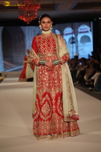 Sonali Bendre, Hina Khan, Tripti Dimri, and Kartik Aaryan walk the ramp for Manish Malhotra at the Namo Bharat event