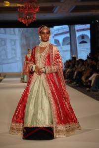 Sonali Bendre, Hina Khan, Tripti Dimri, and Kartik Aaryan walk the ramp for Manish Malhotra at the Namo Bharat event