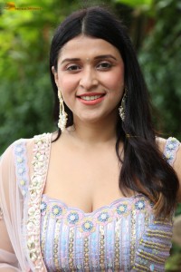 actress mannara chopra photoshoot