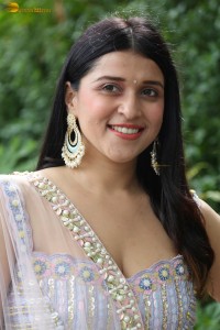 actress mannara chopra photoshoot