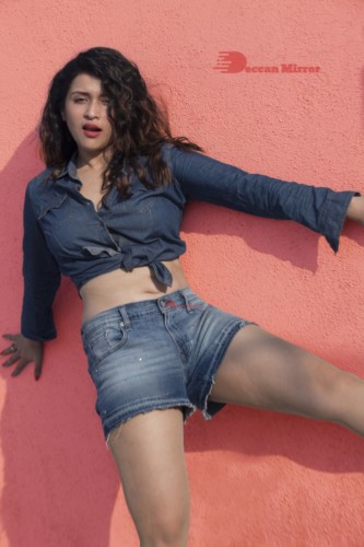 Telugu and Hindi Actress Mannara Chopra Photoshoot