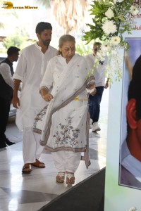 Manoj Kumar’s Prayer Meet attended by Aamir Khan, Jaya Bachchan, Esha Deol, and Prem Chopra
