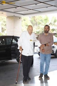 Manoj Kumar’s Prayer Meet attended by Aamir Khan, Jaya Bachchan, Esha Deol, and Prem Chopra