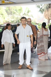 Manoj Kumar’s Prayer Meet attended by Aamir Khan, Jaya Bachchan, Esha Deol, and Prem Chopra