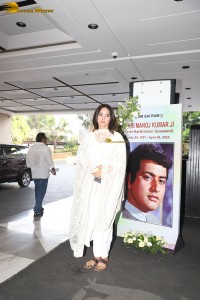 Manoj Kumar’s Prayer Meet attended by Aamir Khan, Jaya Bachchan, Esha Deol, and Prem Chopra