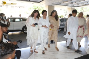 Manoj Kumar’s Prayer Meet attended by Aamir Khan, Jaya Bachchan, Esha Deol, and Prem Chopra