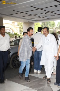 Manoj Kumar’s Prayer Meet attended by Aamir Khan, Jaya Bachchan, Esha Deol, and Prem Chopra