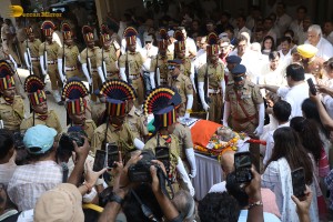 Bollywood star Manoj Kumar's Final Journey attended by Amitabh Bachchan, Dharmendra, Prem Chopra, and others