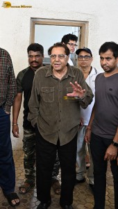 Bollywood star Manoj Kumar's Final Journey attended by Amitabh Bachchan, Dharmendra, Prem Chopra, and others