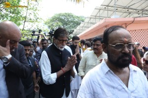 Bollywood star Manoj Kumar's Final Journey attended by Amitabh Bachchan, Dharmendra, Prem Chopra, and others