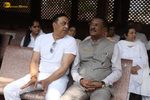 Bollywood star Manoj Kumar's Final Journey attended by Amitabh Bachchan, Dharmendra, Prem Chopra, and others