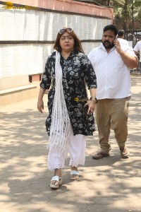 Bollywood star Manoj Kumar's Final Journey attended by Amitabh Bachchan, Dharmendra, Prem Chopra, and others