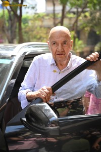 Bollywood star Manoj Kumar's Final Journey attended by Amitabh Bachchan, Dharmendra, Prem Chopra, and others