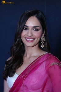 actress and former miss world Manushi Chhillar ravishing looks in a pink saree