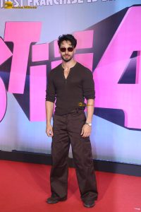Masti 4 Screening attended by Riteish Deshmukh, Vivek Oberoi, Tusshar Kapoor, Aftab Shivdasani, Shriya, and Elnaaz Norouzi