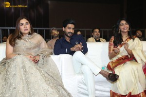 Matti Kusthi Pre-Release Function attended by Vishnu Vishal, Aishwarya Lekshmi and Ravi Teja