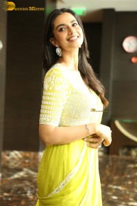 actress Meenakshi Chaudhary beautiful in a yellow saree