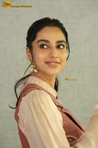 actress Meenakshi Chaudhary cute photo shoot