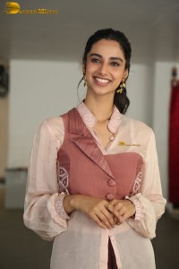 actress Meenakshi Chaudhary cute photo shoot