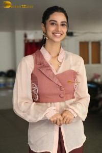 actress Meenakshi Chaudhary cute photo shoot