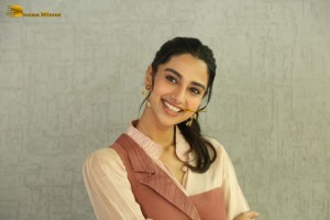 actress Meenakshi Chaudhary cute photo shoot