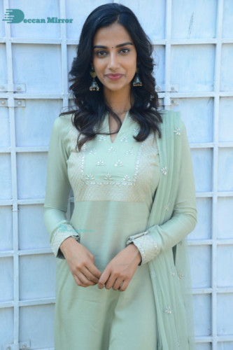 Meenakshi Chaudhary (25)