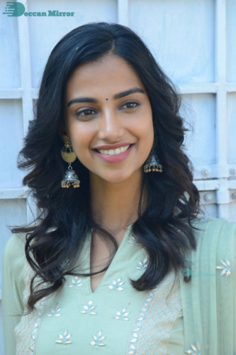 Meenakshi Chaudhary (5)