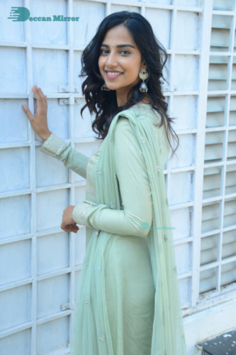 Meenakshi Chaudhary (60)