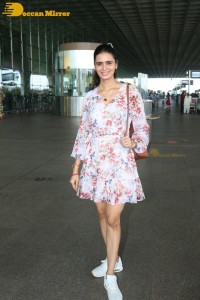 Actress Meenakshi Dixit spotted at Mumbai Airport